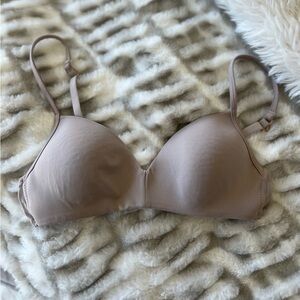 DELTA by Maidenform Beige Wire-Free Seamless Light Contour Padded Bra Size 32A